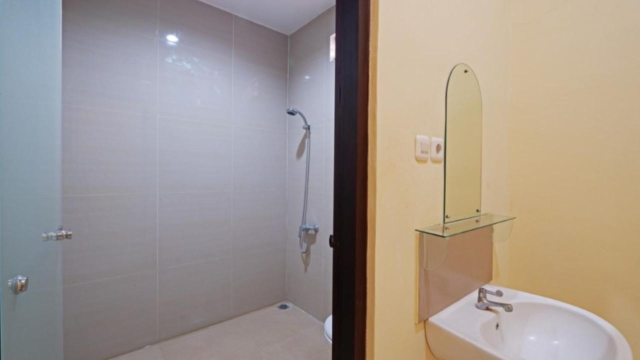 V Canggu Dormitory Εξωτερικό φωτογραφία