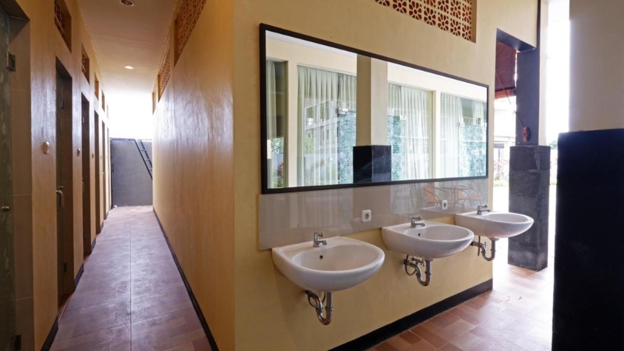 V Canggu Dormitory Εξωτερικό φωτογραφία