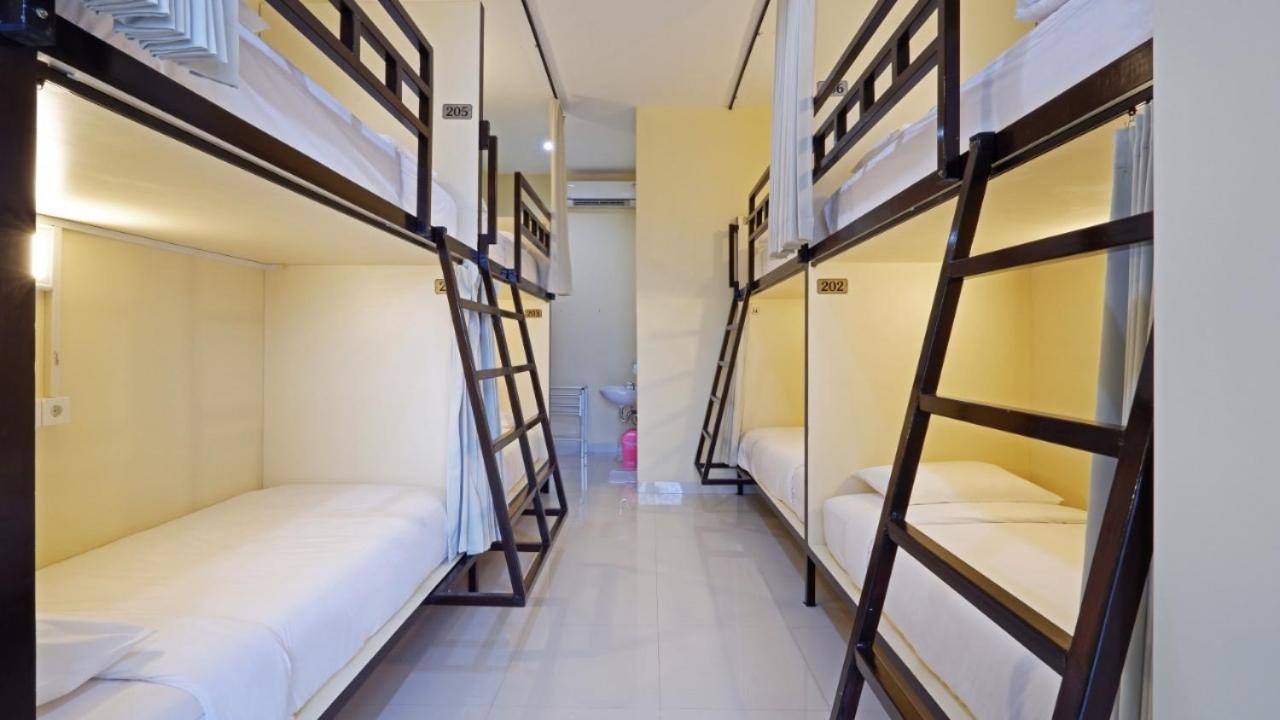 V Canggu Dormitory Εξωτερικό φωτογραφία